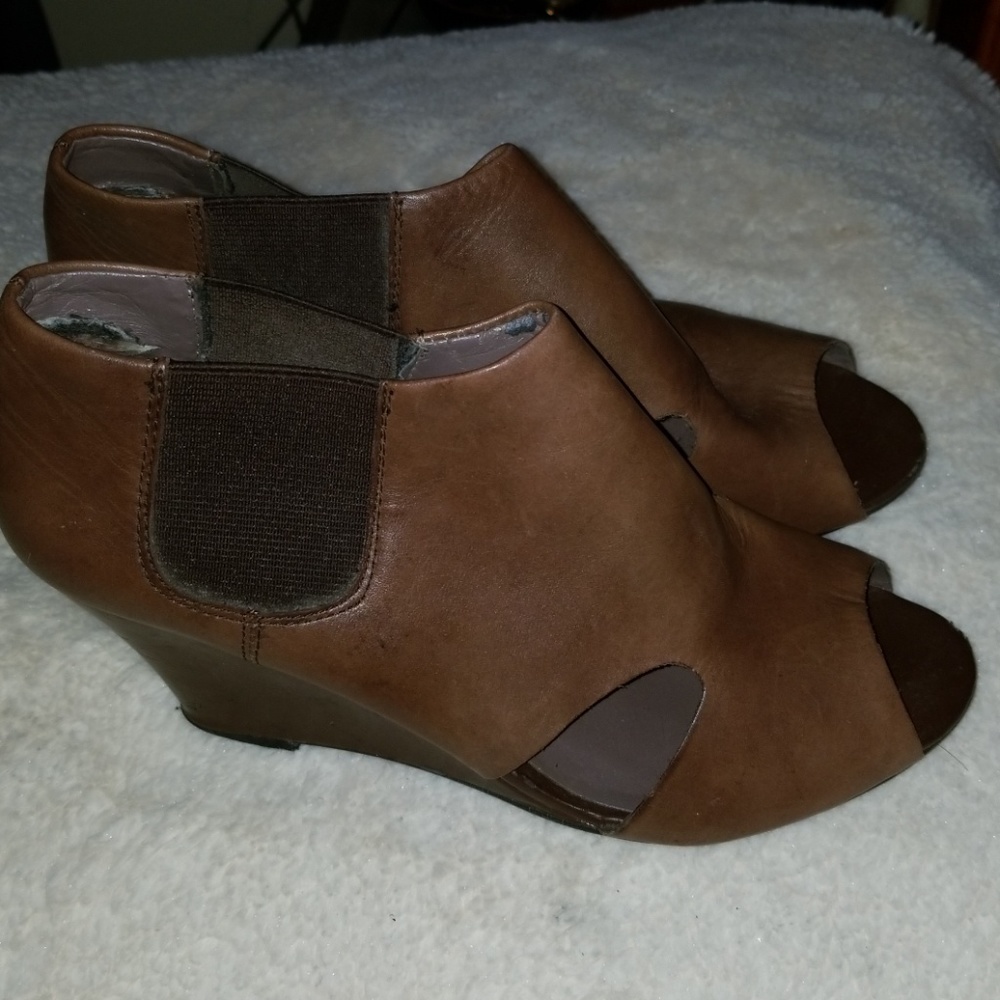Mr KT wedged sz 7.5 Bootie